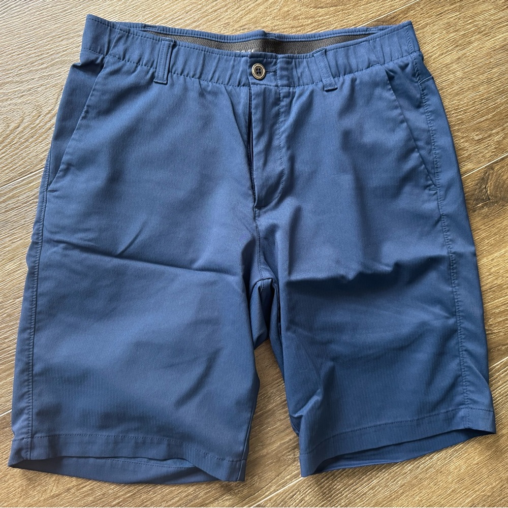 Under Armour Navy Heatgear Shorts size 34